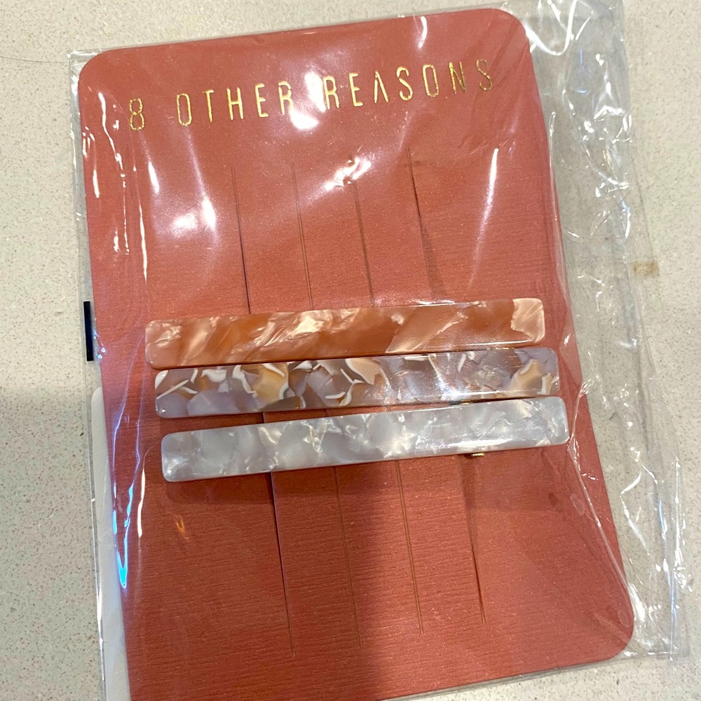 Set of 3 marble hair clips from 8 other Reasons